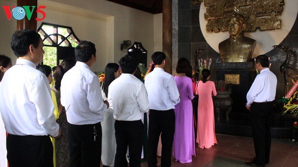 គំនិតច្នៃប្រឌិត ទស្សនៈវិស័យយុទ្ធសាស្រ្តរបស់អគ្គលេខាបក្សលោក Le Duan ជាមួយបដិវត្តន៍វៀតណាម - ảnh 1